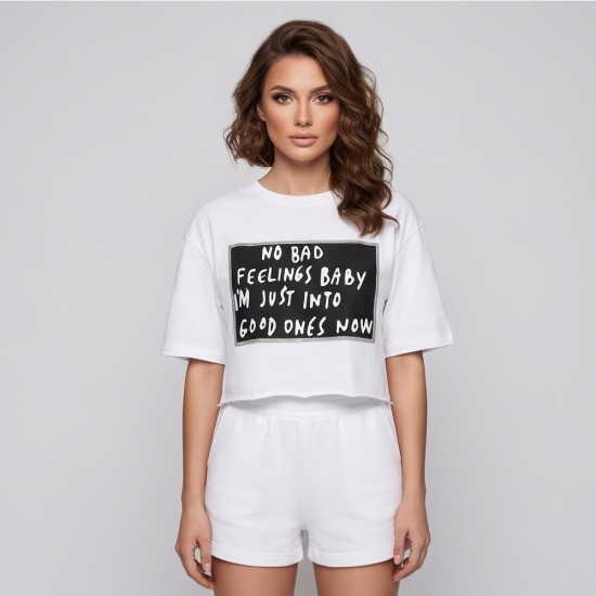 Дамска къса бяла тениска с надпис NO BAD FEELINGS BABY, Ft6409